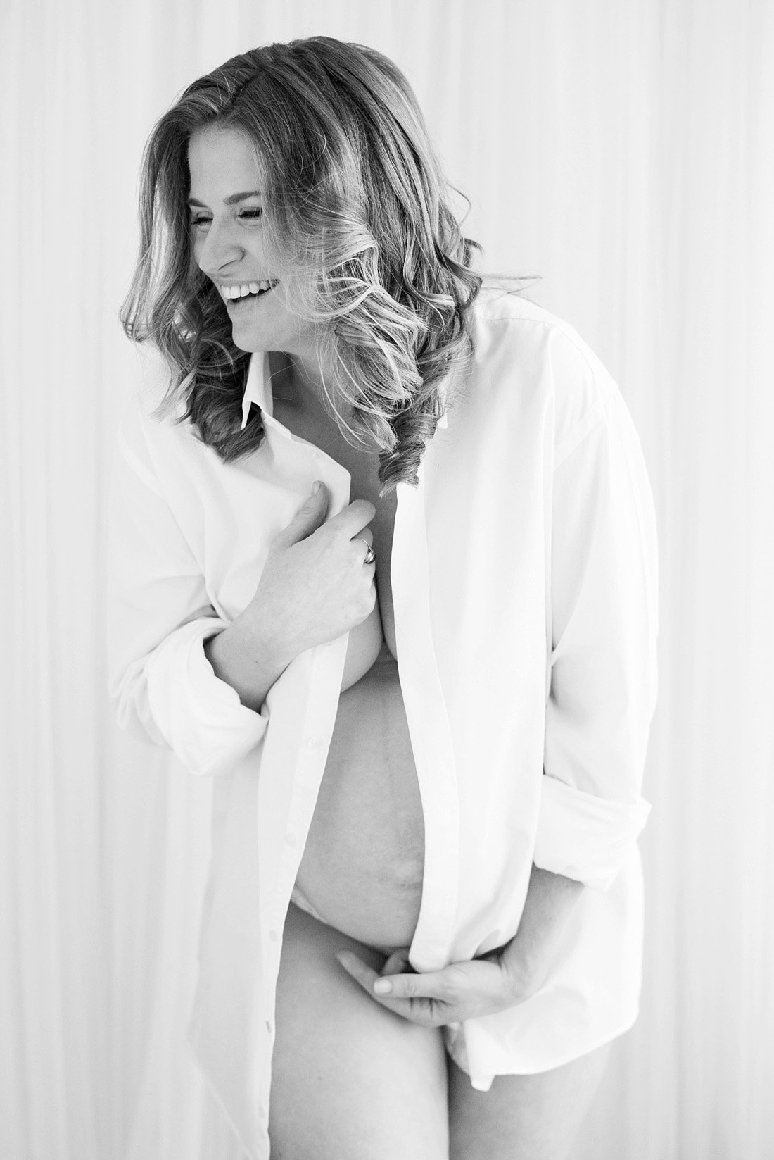 spontane-zwangerschaps-boudoir-fotoshoot-breda